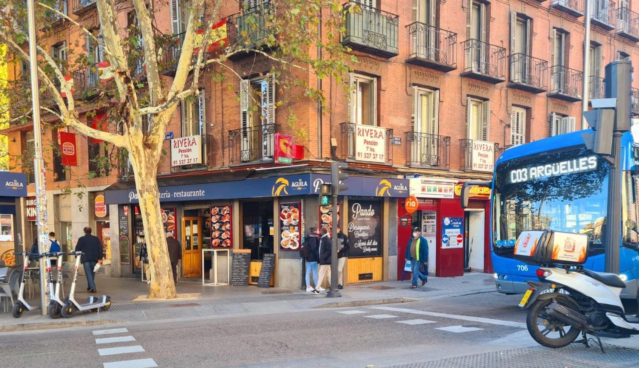 Pension Rivera Madrid Exterior photo