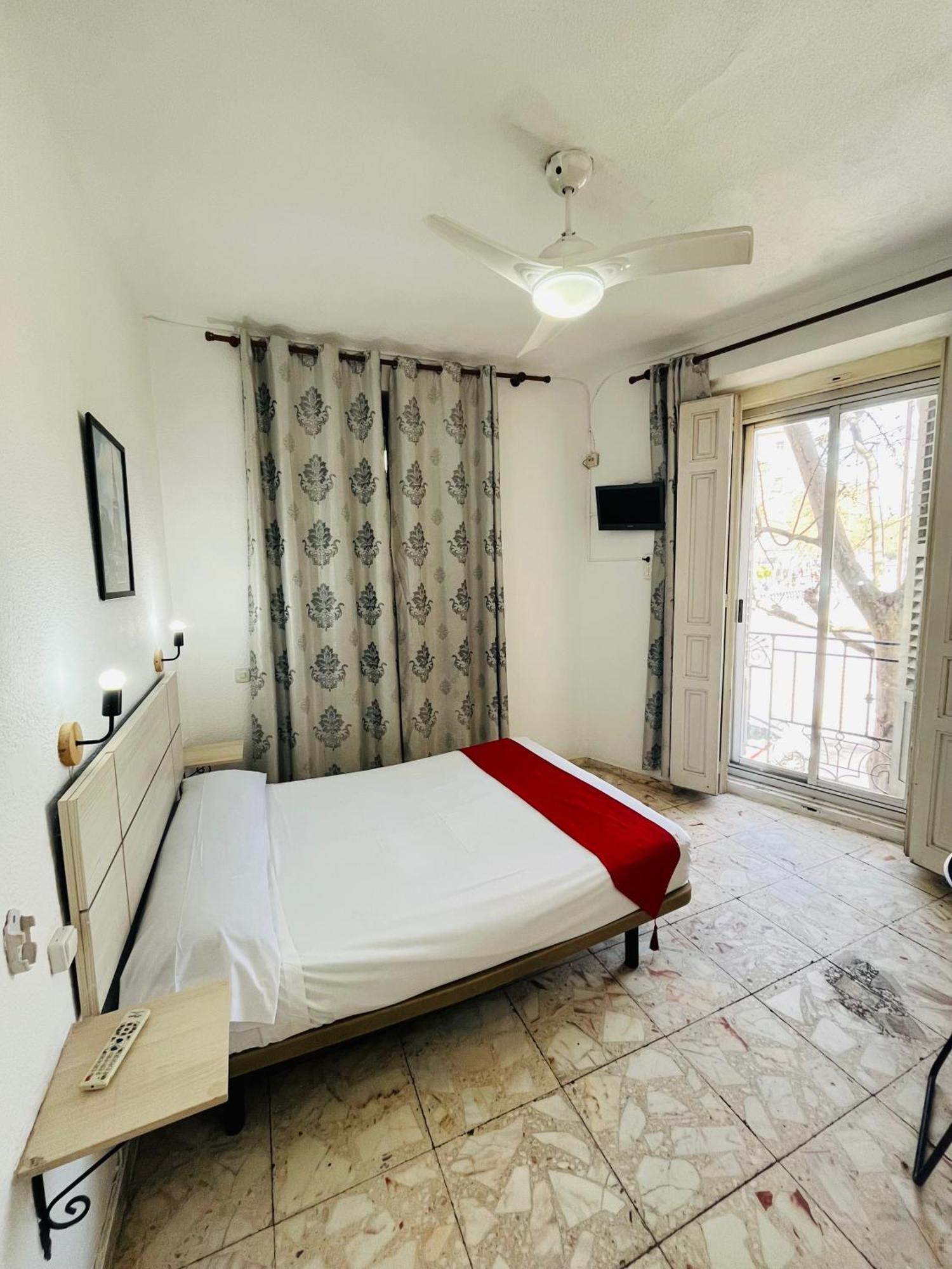 Pension Rivera Madrid Exterior photo
