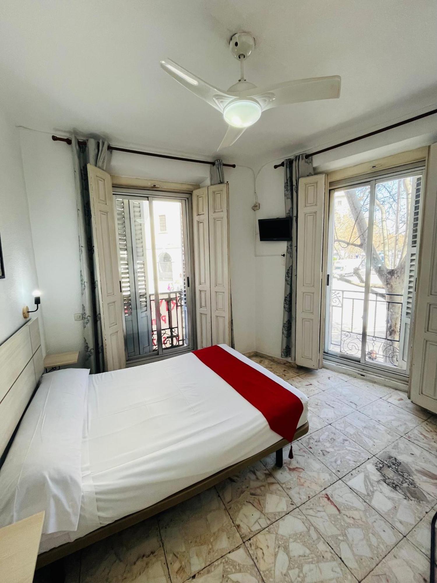 Pension Rivera Madrid Exterior photo